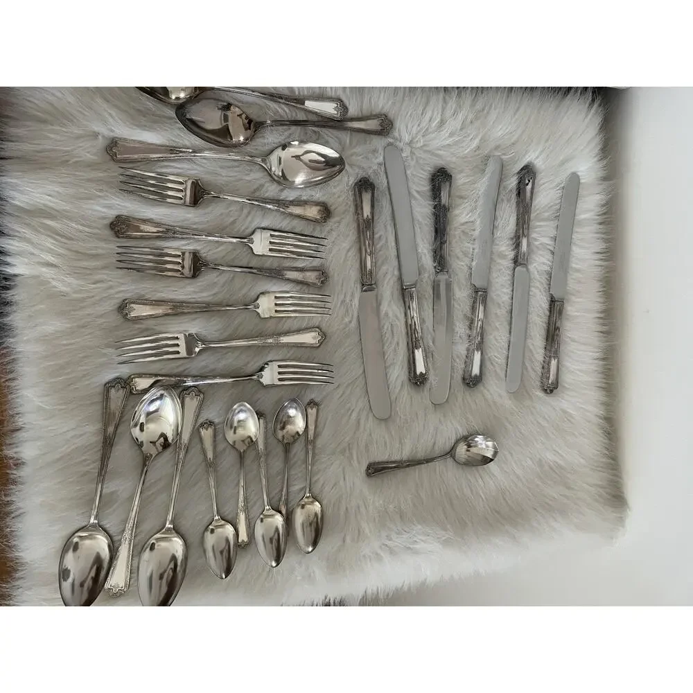 Kingston Silver plate 24 Pc Simeon And George Rogers Flatware Set With Case 1929